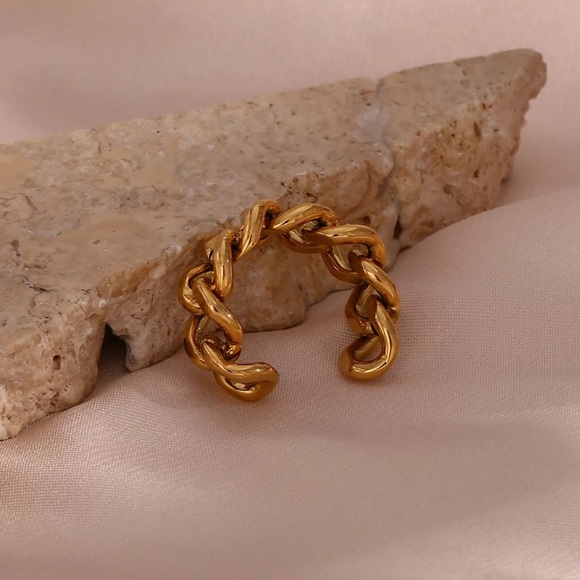 New Adjustable 18K Gold Chic Chunky Cuban Chain Ring, cute Ring, shiny Ring. - Picture 5 of 7